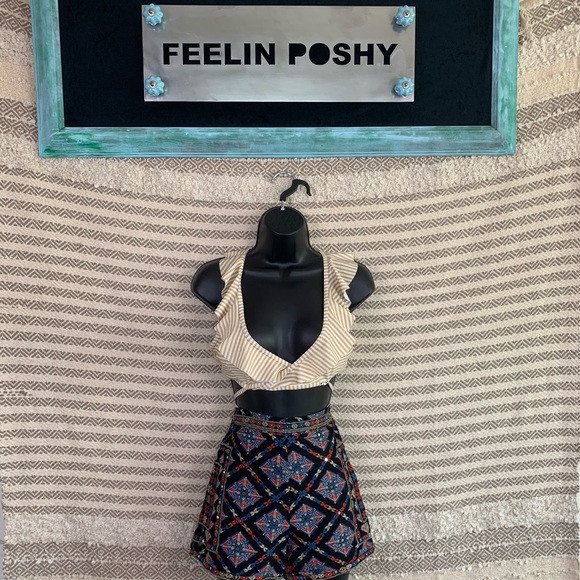 Hollister • Pattered Shorts - Picture 2 of 3